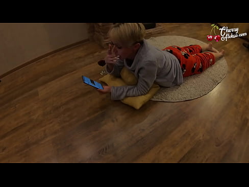 ❤️ Galna blondinen suger en enorm kuk och studsar på den - Analsex ️❌ Pornvideo at sv.xxxnd.ru ❌